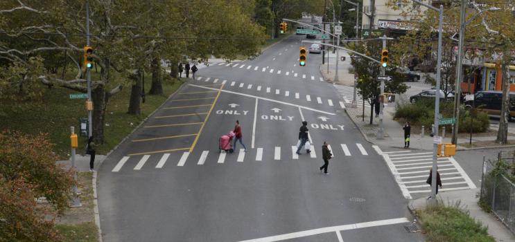 Image of new signalized crosswalk on Conduit Boulevard